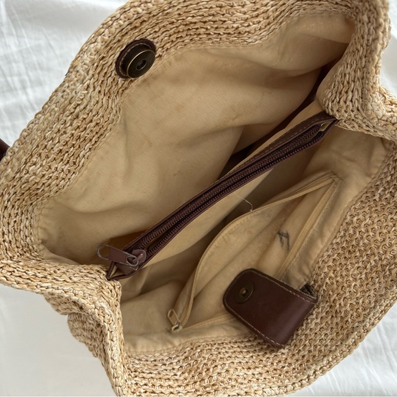 Woven Handbag - Picture 8 of 10